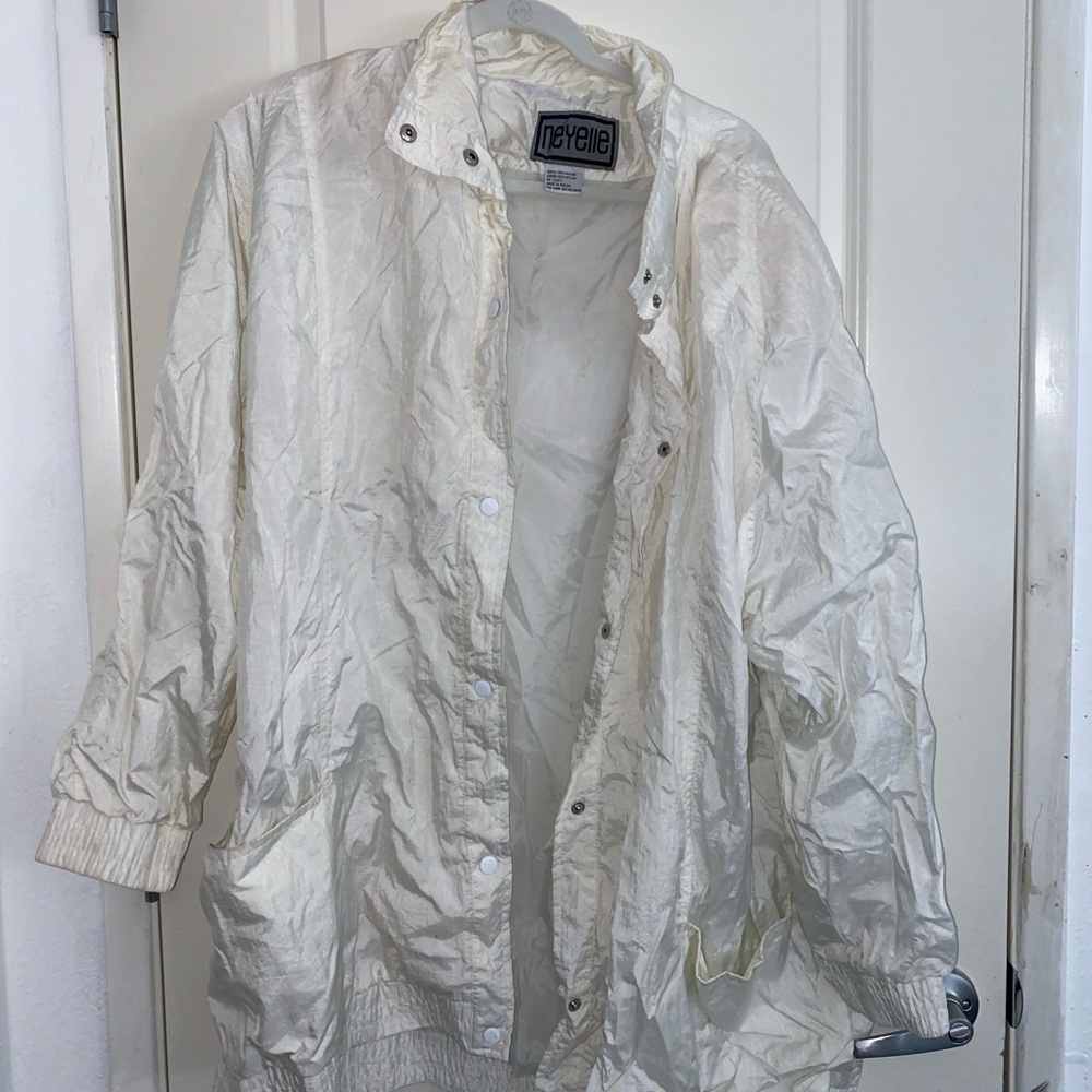 Vintage White Windbreaker. xxl